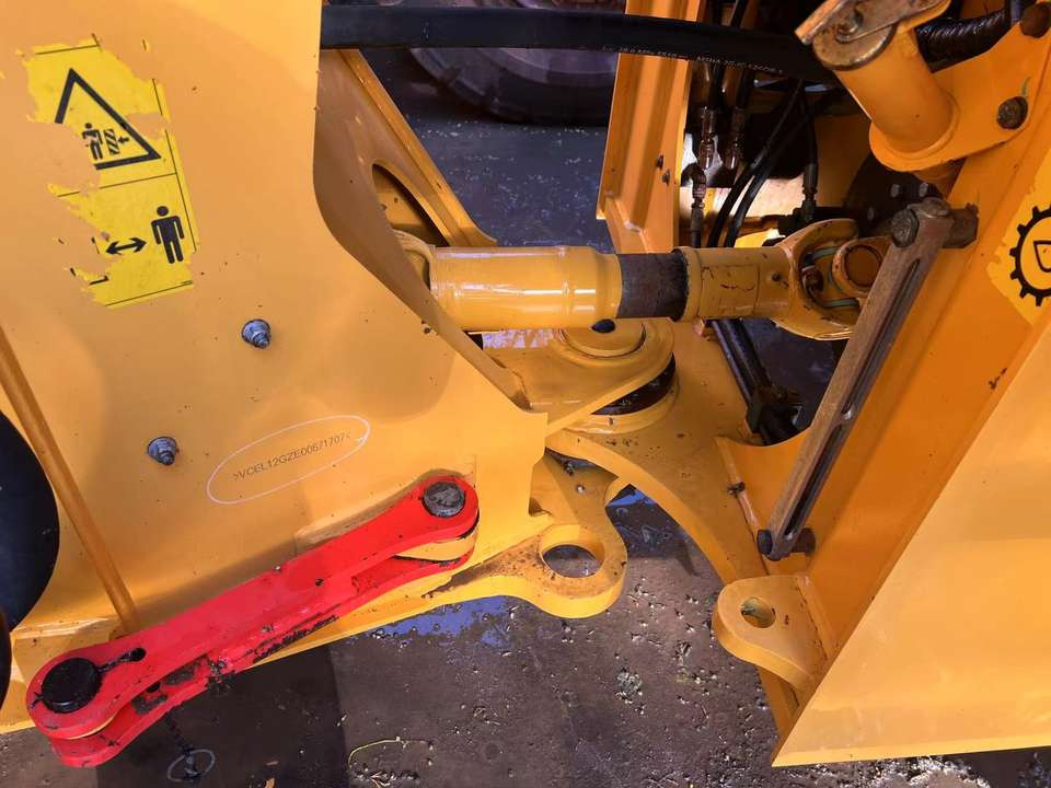 Hot Sale Used VOLVO L120GZ Loader Construction Machinery High Quality Loader VOLVO - اللودر بعجل: صورة 5 Hot Sale Used VOLVO L120GZ Loader Construction Machinery High Quality Loader VOLVO - اللودر بعجل: صورة 5