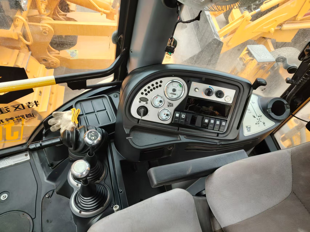 JCB 4CX - لودر ذو محراث خلفي/ باكهو: صورة 1 JCB 4CX - لودر ذو محراث خلفي/ باكهو: صورة 1