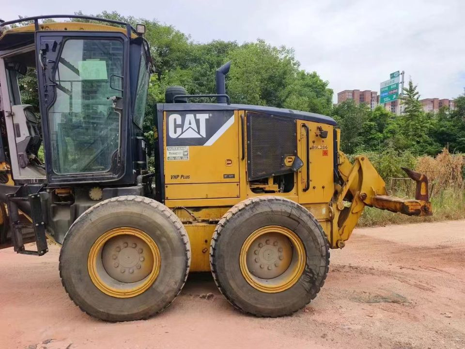 Original CAT 160M Grader Used Caterpillar Brand CAT 140H 140K 160K 120H 14G Motor Grader High Quality - ماكينة تسوية: صورة 2 Original CAT 160M Grader Used Caterpillar Brand CAT 140H 140K 160K 120H 14G Motor Grader High Quality - ماكينة تسوية: صورة 2