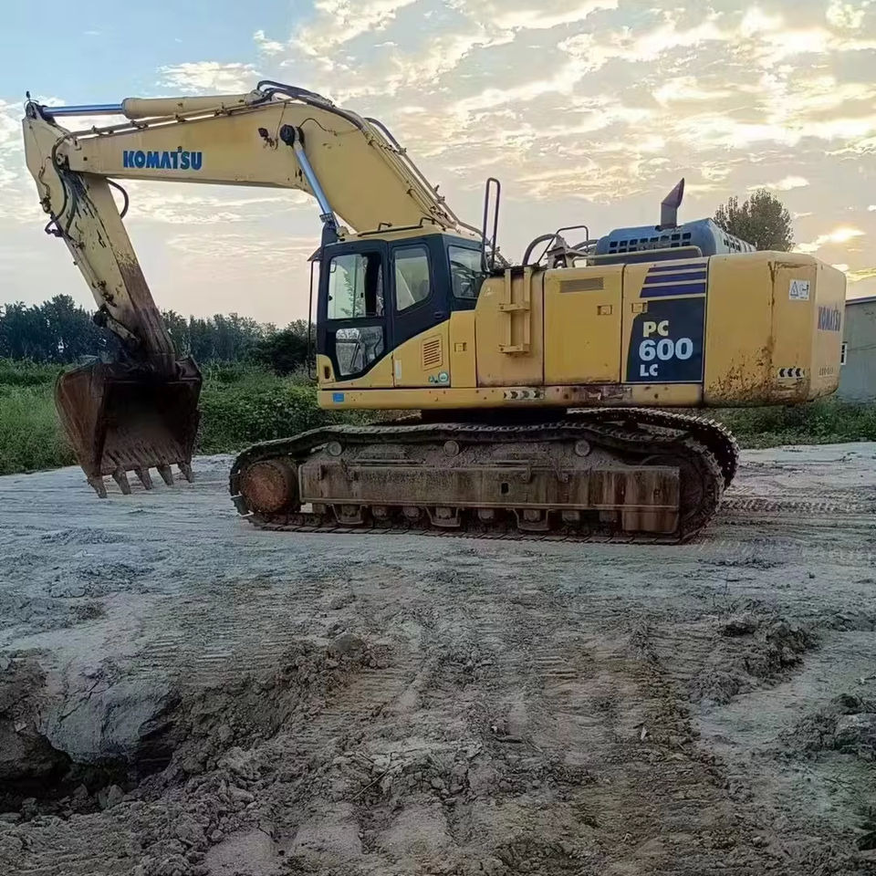 Original Good Condition USED Excavator PC600LC-8 60 Ton Excavator Crawler Excavator for Komatsu on Sale - حفار زاحف: صورة 1 Original Good Condition USED Excavator PC600LC-8 60 Ton Excavator Crawler Excavator for Komatsu on Sale - حفار زاحف: صورة 1
