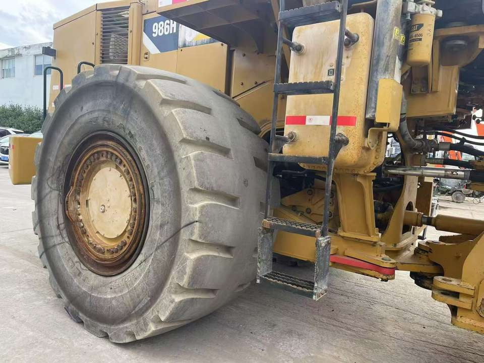 Used Cat Wheel Loader 986H for Sale Caterpillar Wheel Loader 986H in Good Condition - اللودر بعجل: صورة 3 Used Cat Wheel Loader 986H for Sale Caterpillar Wheel Loader 986H in Good Condition - اللودر بعجل: صورة 3