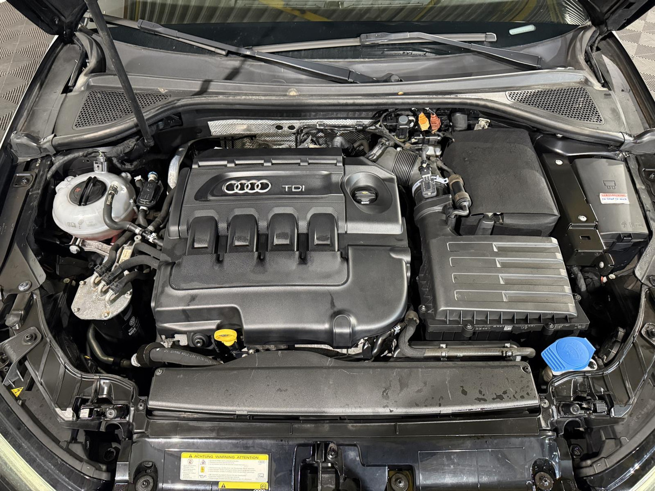 Audi | A3 Limousine | 1.6 TDI Ambition Pro Line Plus | 2014 | 271.612 km | GG798Z | Onlogisch - سيدان: صورة 4 Audi | A3 Limousine | 1.6 TDI Ambition Pro Line Plus | 2014 | 271.612 km | GG798Z | Onlogisch - سيدان: صورة 4