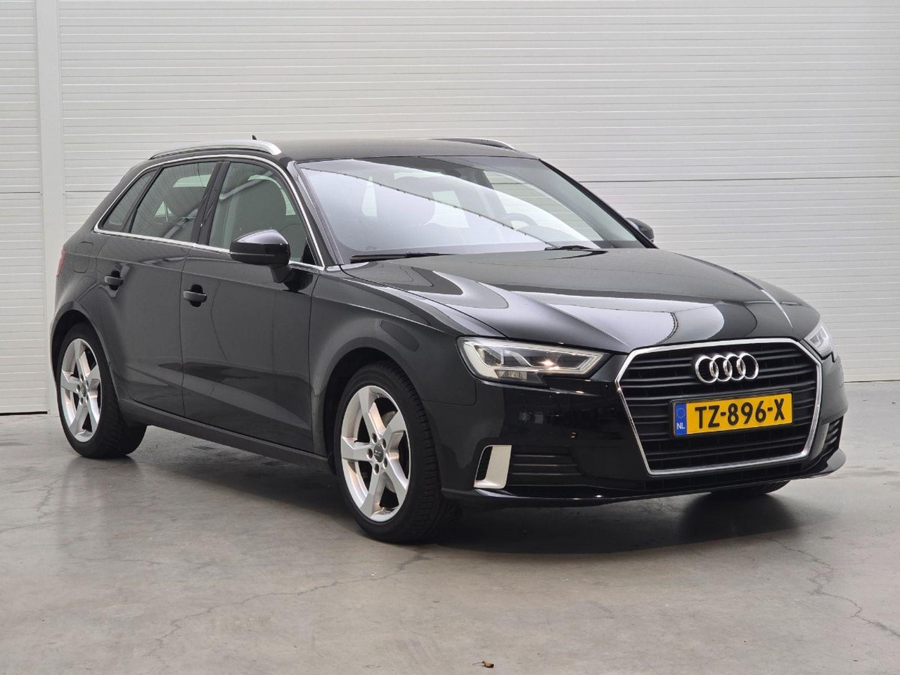 Audi A3 Sportback 30 TFSI Sport Lease Edition | 2018 | 121.664 km | Automaat | TZ896X | NAP: Logisch - هاتشباك: صورة 2 Audi A3 Sportback 30 TFSI Sport Lease Edition | 2018 | 121.664 km | Automaat | TZ896X | NAP: Logisch - هاتشباك: صورة 2
