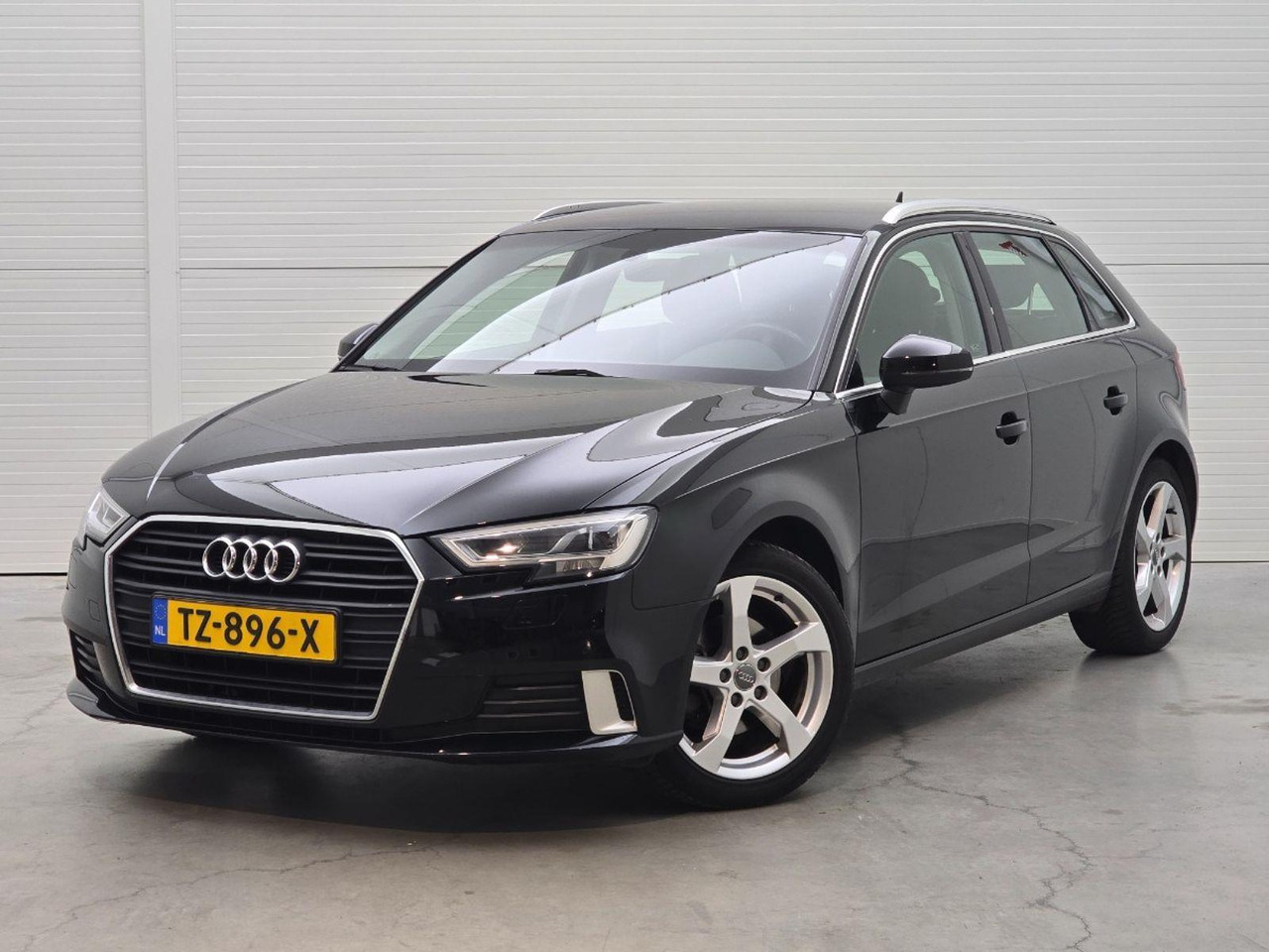 Audi A3 Sportback 30 TFSI Sport Lease Edition | 2018 | 121.664 km | Automaat | TZ896X | NAP: Logisch - هاتشباك: صورة 1 Audi A3 Sportback 30 TFSI Sport Lease Edition | 2018 | 121.664 km | Automaat | TZ896X | NAP: Logisch - هاتشباك: صورة 1