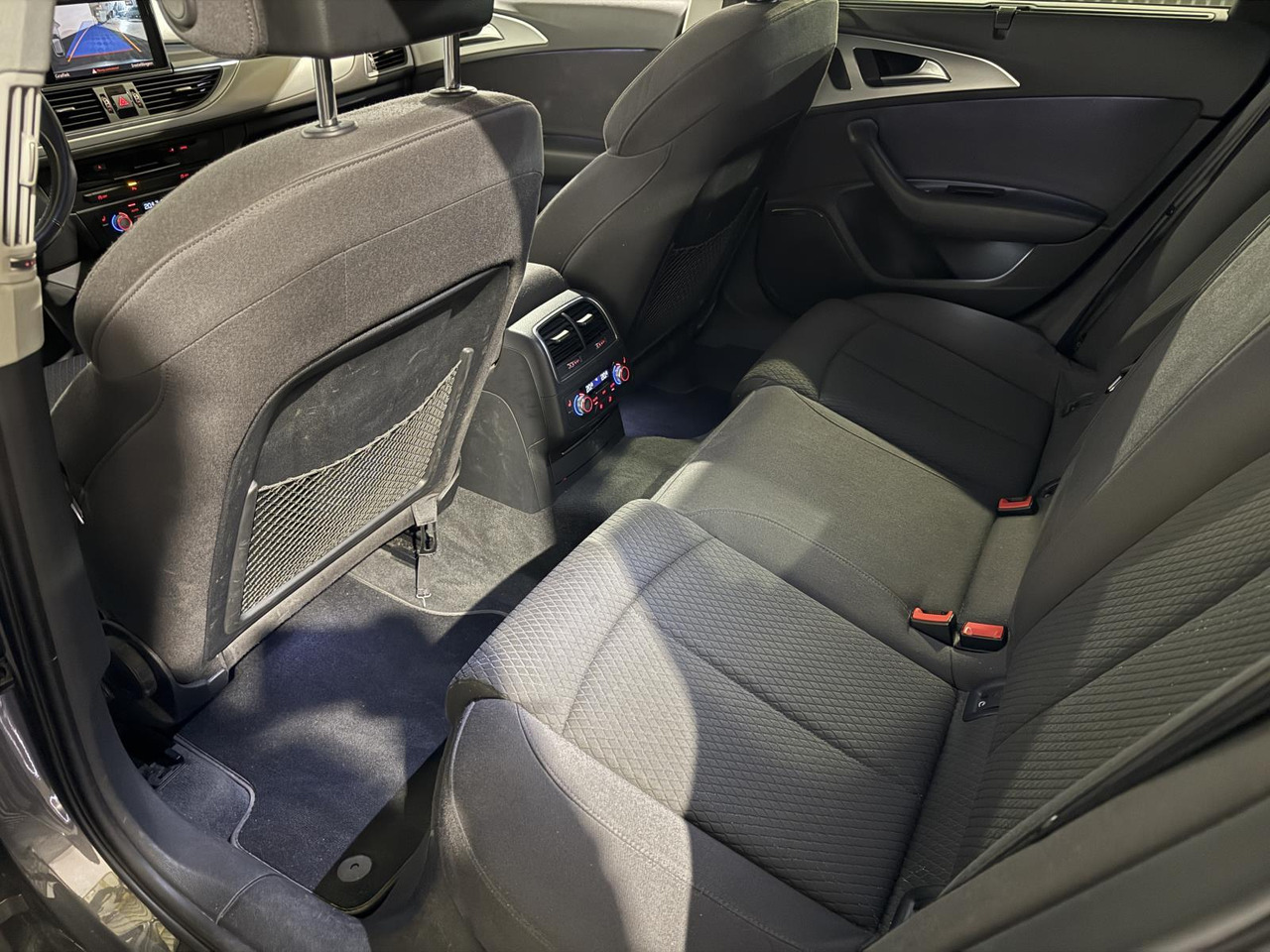 Audi | A6 Avant | 1.8 TFSI ultra Premium Edition | 2016 | 240.412 km | Automaat | L563VD | Geen oordeel - سيارة: صورة 2 Audi | A6 Avant | 1.8 TFSI ultra Premium Edition | 2016 | 240.412 km | Automaat | L563VD | Geen oordeel - سيارة: صورة 2