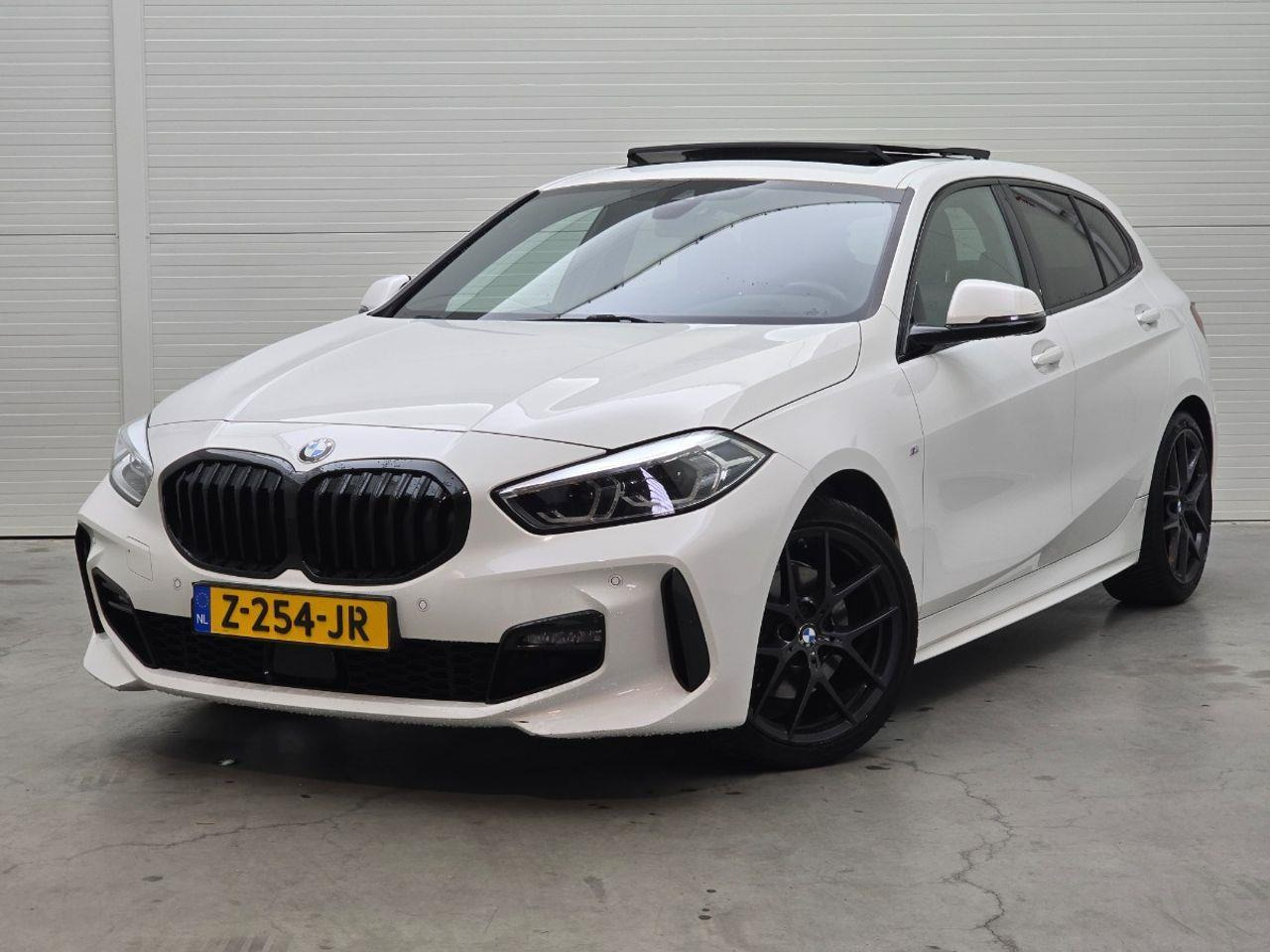 BMW 1 - serie 118i High Executive M-Sport | 2020 | 90.496 km | Automaat | Z254JR | NAP: Geen oordeel - هاتشباك: صورة 1 BMW 1 - serie 118i High Executive M-Sport | 2020 | 90.496 km | Automaat | Z254JR | NAP: Geen oordeel - هاتشباك: صورة 1
