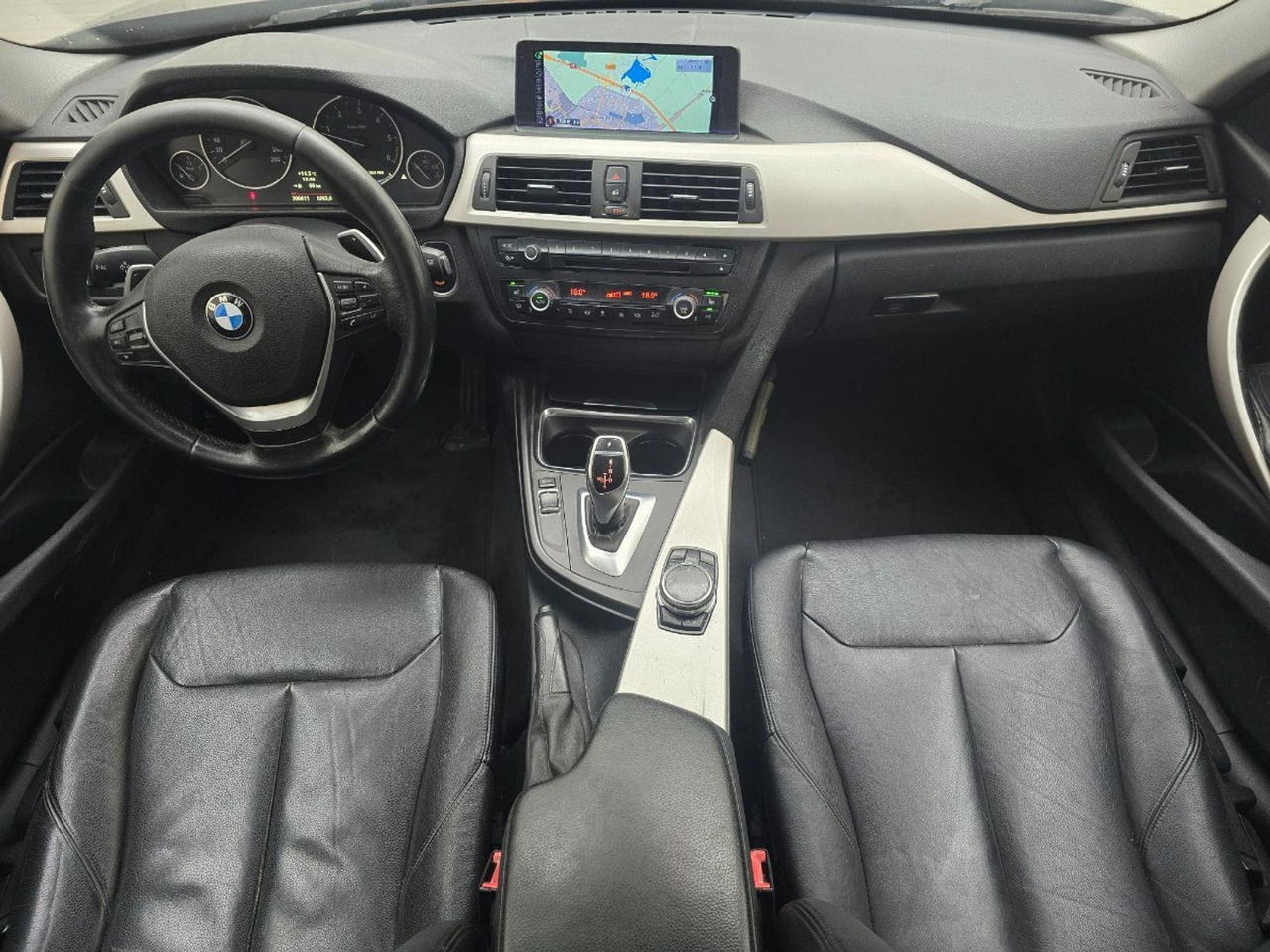 BMW 3-serie 320d EfficientDynamics Edition High Executive | 2014 | 300.611 km | Automaat | 7XTB45 | NAP: Logisch - سيدان: صورة 5 BMW 3-serie 320d EfficientDynamics Edition High Executive | 2014 | 300.611 km | Automaat | 7XTB45 | NAP: Logisch - سيدان: صورة 5