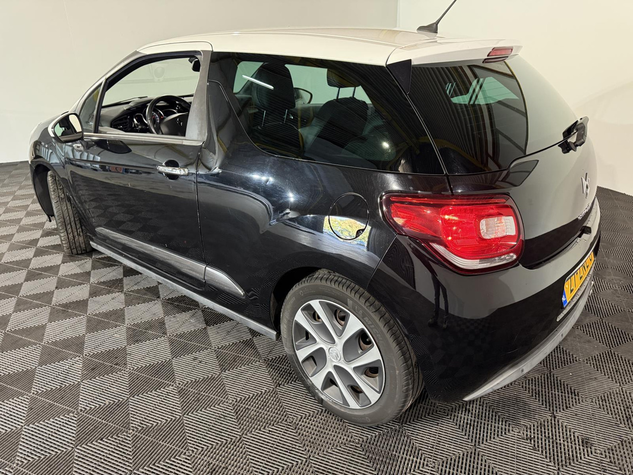 Citroen | DS3 | 1.2 VTi Business | 2013 | 136.694 km | 27ZNL6 | Logisch - هاتشباك: صورة 2 Citroen | DS3 | 1.2 VTi Business | 2013 | 136.694 km | 27ZNL6 | Logisch - هاتشباك: صورة 2
