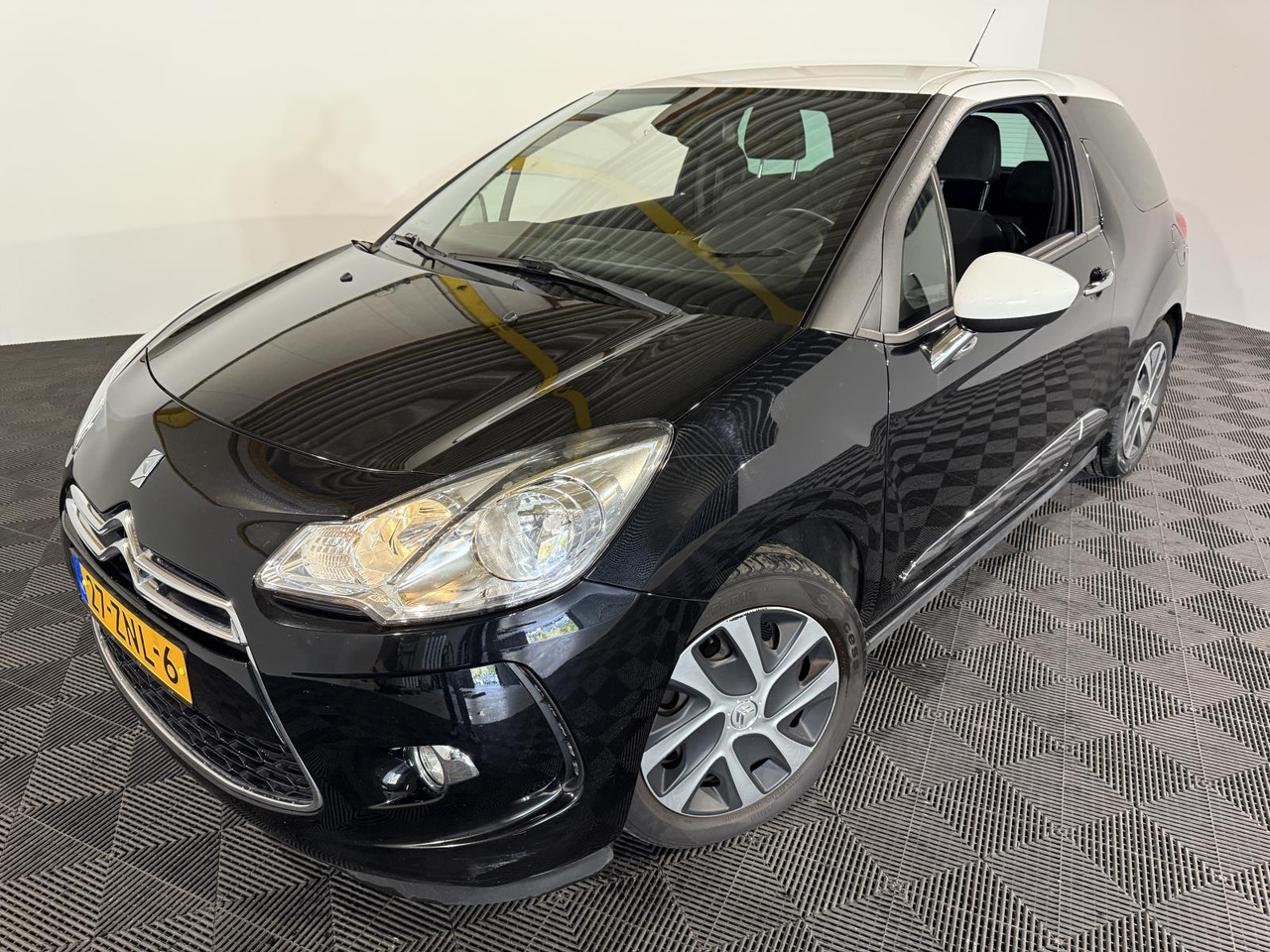 Citroen | DS3 | 1.2 VTi Business | 2013 | 136.694 km | 27ZNL6 | Logisch - هاتشباك: صورة 1 Citroen | DS3 | 1.2 VTi Business | 2013 | 136.694 km | 27ZNL6 | Logisch - هاتشباك: صورة 1