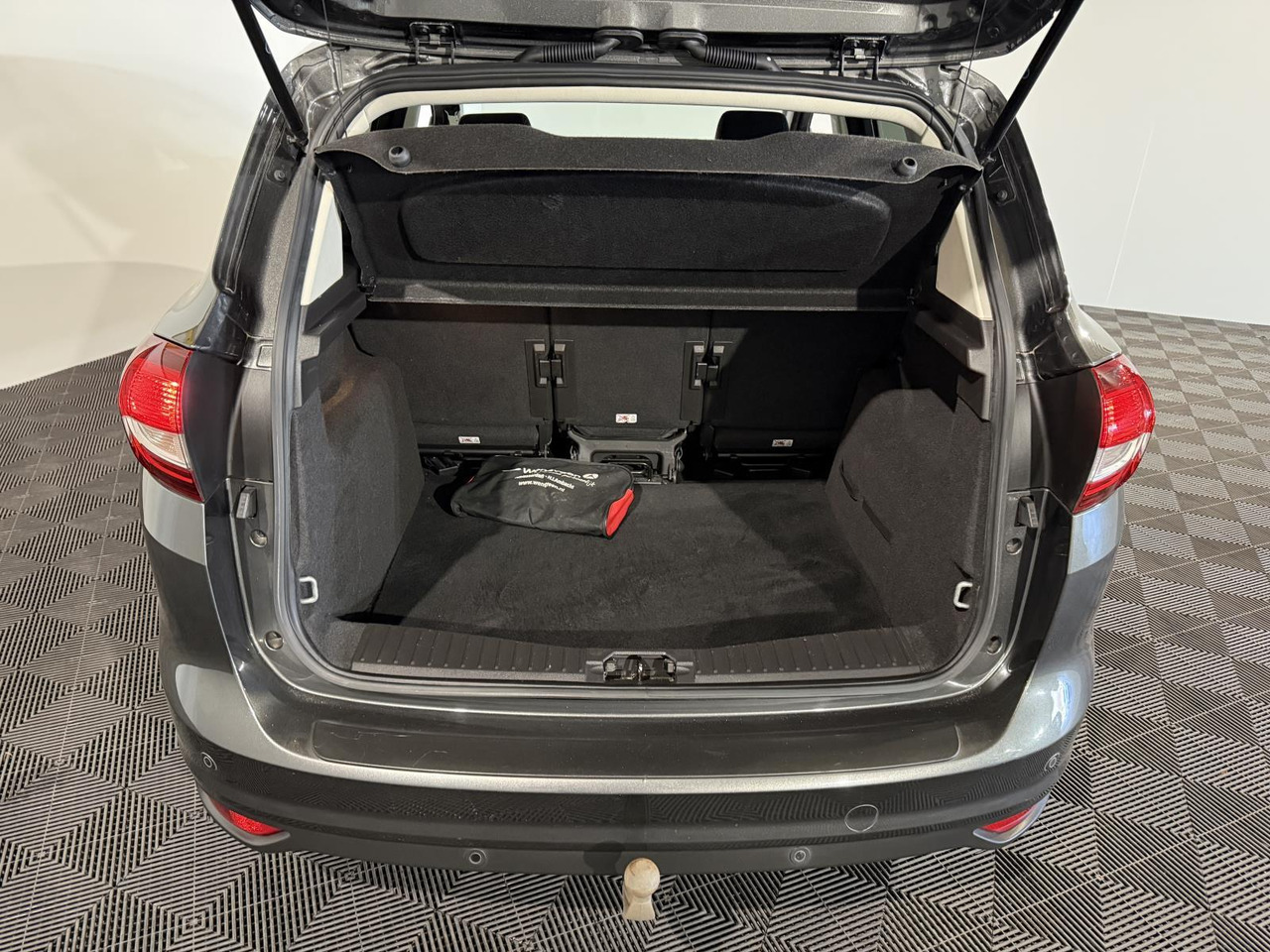 Ford C-Max 1.0 Titanium ZG-548-F 186.382 km - سيارة: صورة 5 Ford C-Max 1.0 Titanium ZG-548-F 186.382 km - سيارة: صورة 5