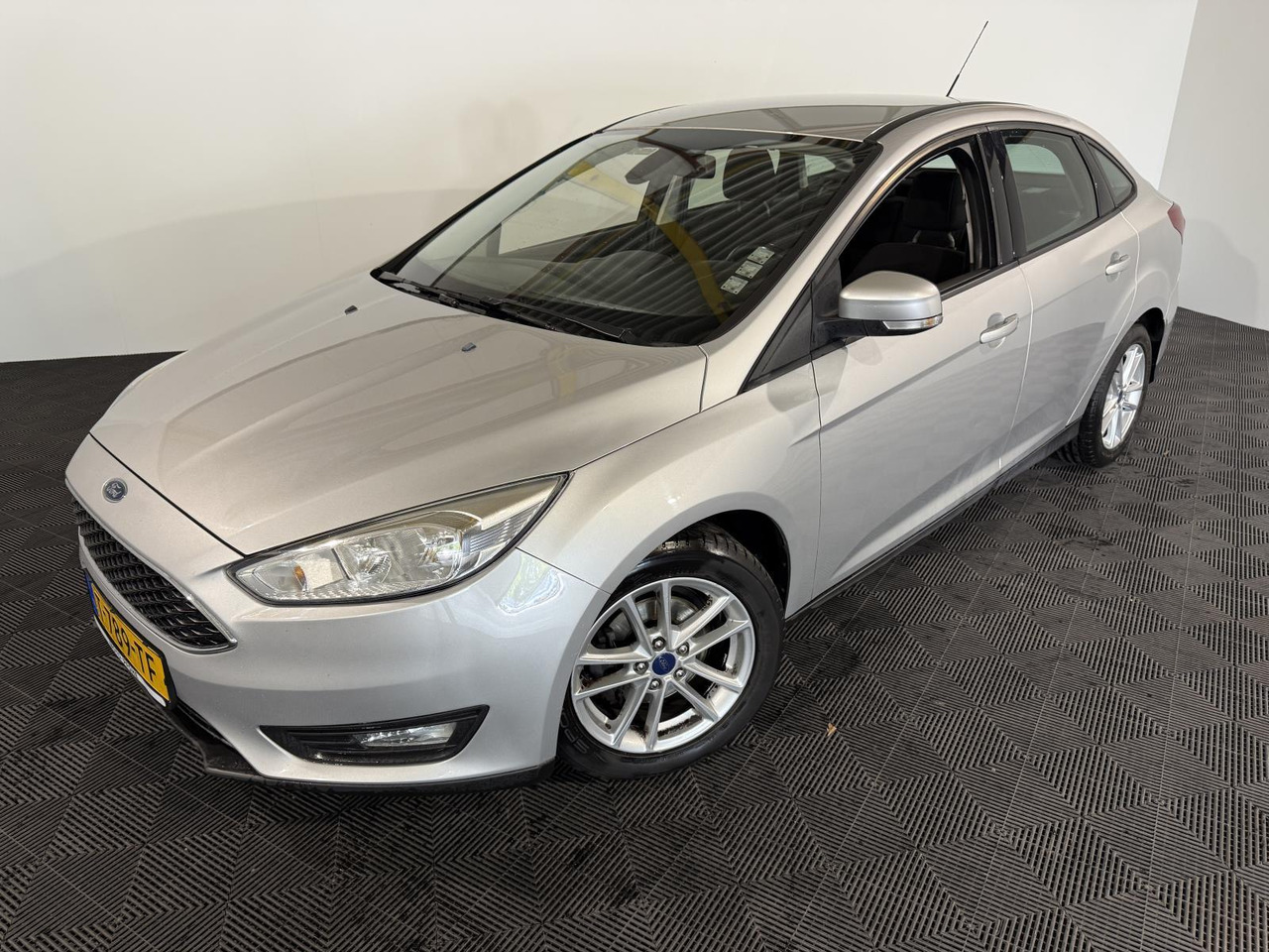 Ford Focus 1.0 Trend Edition 2015 206.005 km T-789-TF - سيدان: صورة 1 Ford Focus 1.0 Trend Edition 2015 206.005 km T-789-TF - سيدان: صورة 1