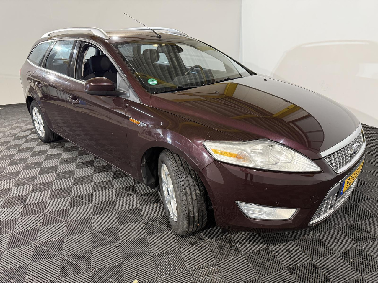 Ford | Mondeo Wagon | 2.0-16V Limited | 2010 | 193.300 km | 93LFJ8 | Logisch - سيارة: صورة 4 Ford | Mondeo Wagon | 2.0-16V Limited | 2010 | 193.300 km | 93LFJ8 | Logisch - سيارة: صورة 4
