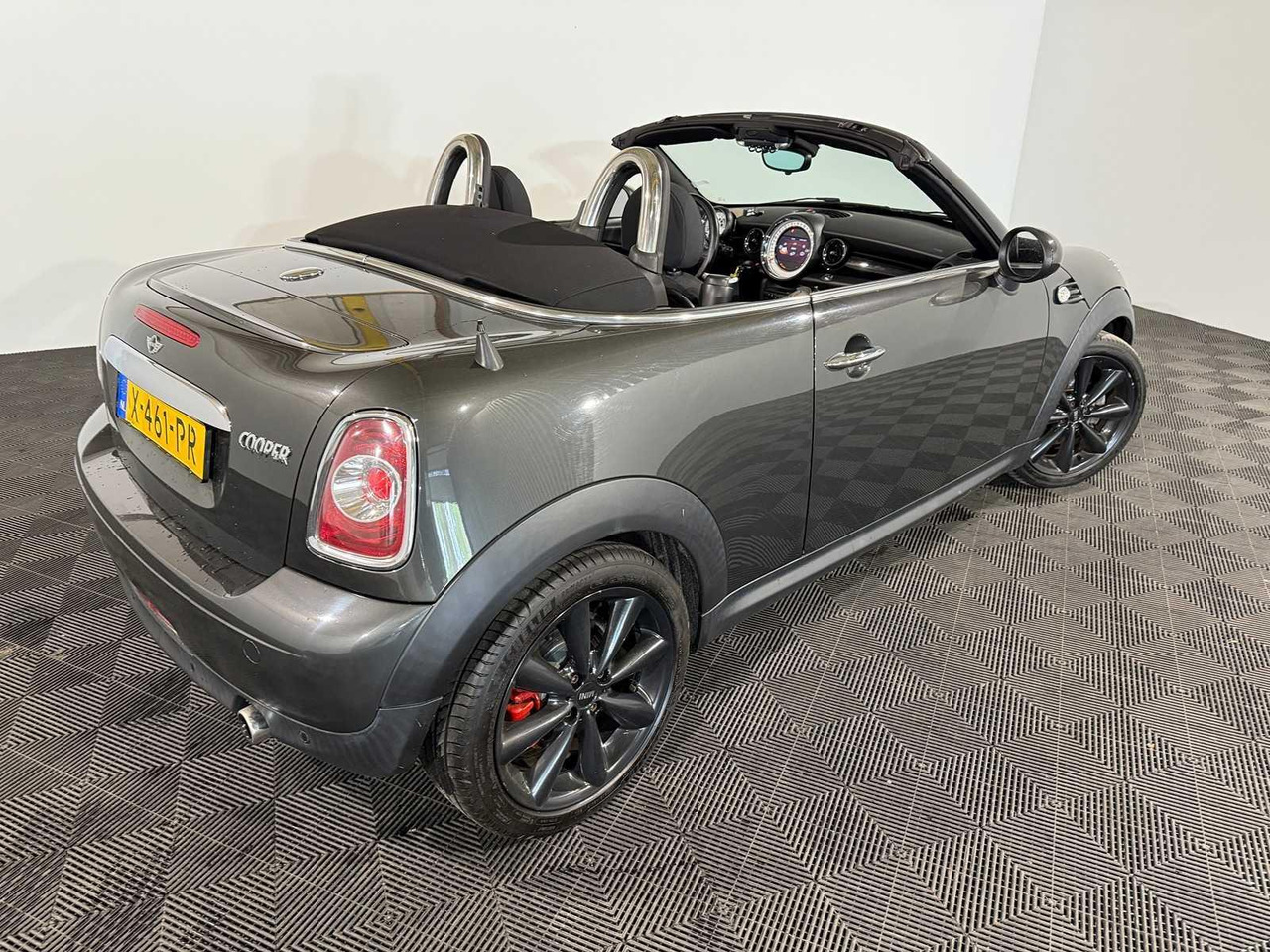 Mini Mini Roadster 1.6 Cooper | 2012 | 123.482 km | X-461-PR - سيارة: صورة 2 Mini Mini Roadster 1.6 Cooper | 2012 | 123.482 km | X-461-PR - سيارة: صورة 2