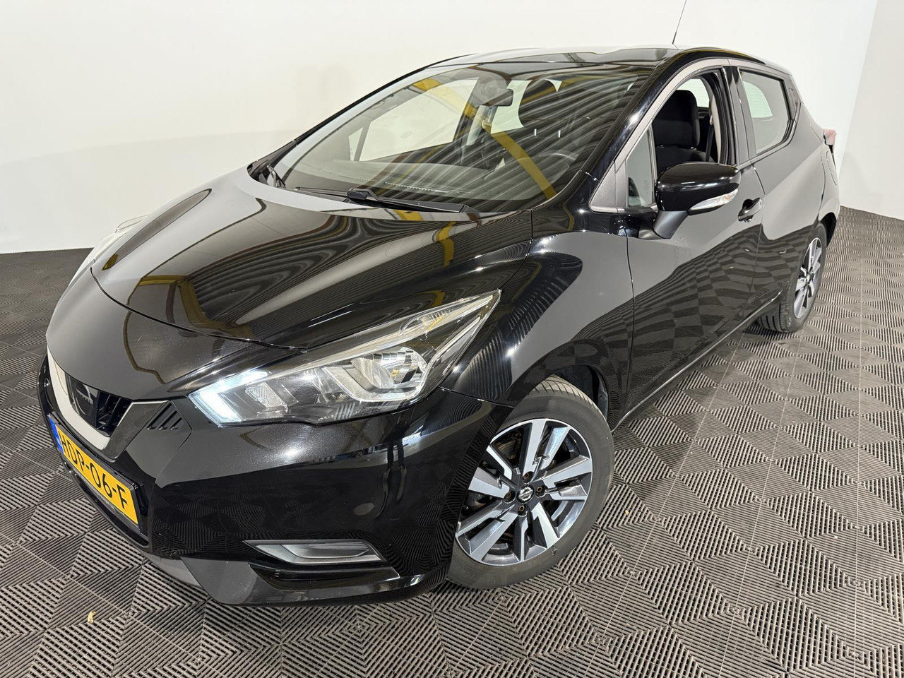 Nissan | Micra | 0.9 IG-T Acenta | 2018 | 158.656 km | HDP06F | Geen oordeel - هاتشباك: صورة 1 Nissan | Micra | 0.9 IG-T Acenta | 2018 | 158.656 km | HDP06F | Geen oordeel - هاتشباك: صورة 1
