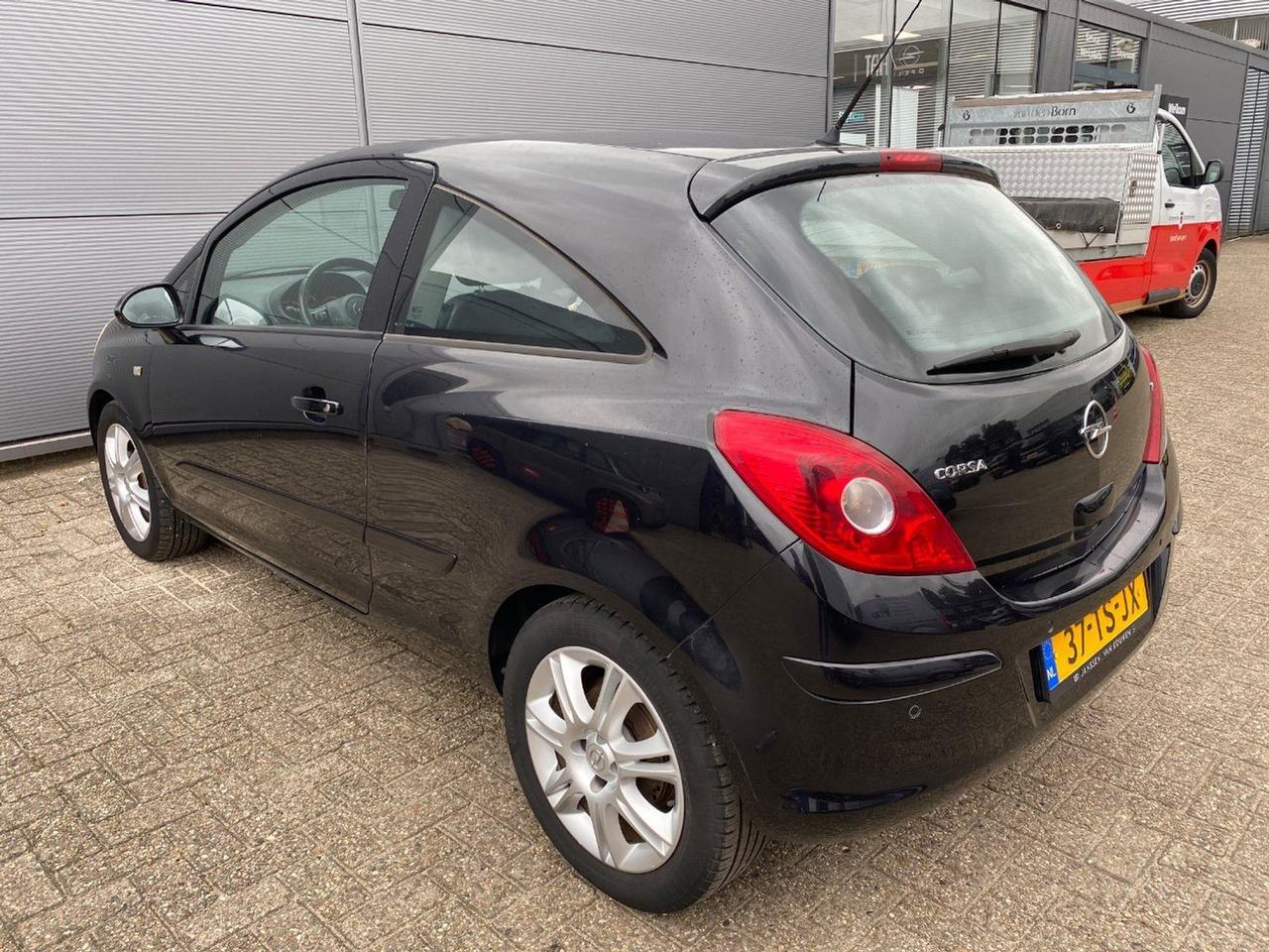 Opel Corsa 1.4 - 16V Cosmo | 2007 | 182.361 km | Automaat | 37TSJX | NAP: Logisch - هاتشباك: صورة 3 Opel Corsa 1.4 - 16V Cosmo | 2007 | 182.361 km | Automaat | 37TSJX | NAP: Logisch - هاتشباك: صورة 3