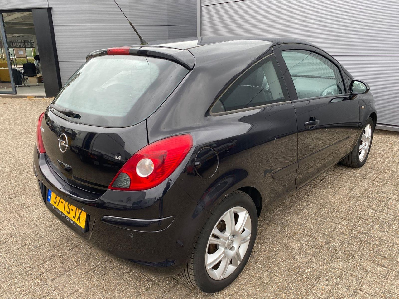 Opel Corsa 1.4 - 16V Cosmo | 2007 | 182.361 km | Automaat | 37TSJX | NAP: Logisch - هاتشباك: صورة 4 Opel Corsa 1.4 - 16V Cosmo | 2007 | 182.361 km | Automaat | 37TSJX | NAP: Logisch - هاتشباك: صورة 4