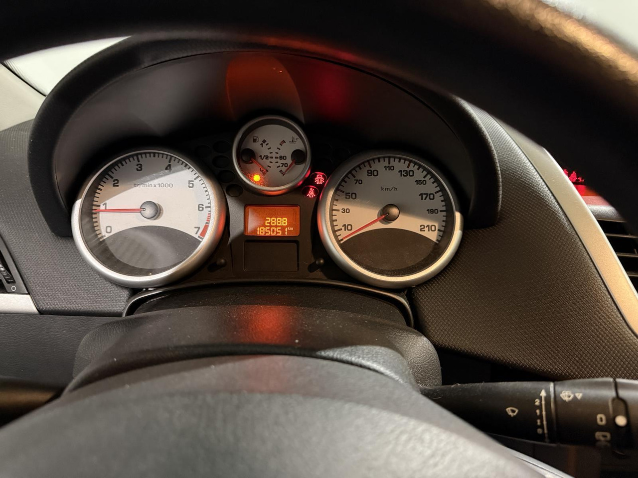 Peugeot | 207 | 1.4 VTi Cool 'n Blue | 2008 | 185.053 km | 58GBH2 | Logisch - هاتشباك: صورة 4 Peugeot | 207 | 1.4 VTi Cool 'n Blue | 2008 | 185.053 km | 58GBH2 | Logisch - هاتشباك: صورة 4