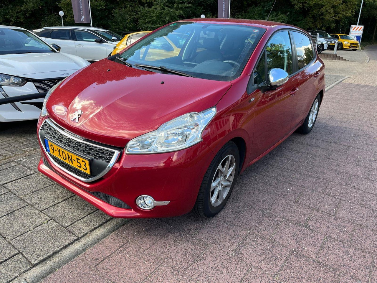 Peugeot 208 1.2 VTi Style | 2014 | 93.815 km | 9XDN53 | NAP: Logisch - هاتشباك: صورة 1 Peugeot 208 1.2 VTi Style | 2014 | 93.815 km | 9XDN53 | NAP: Logisch - هاتشباك: صورة 1