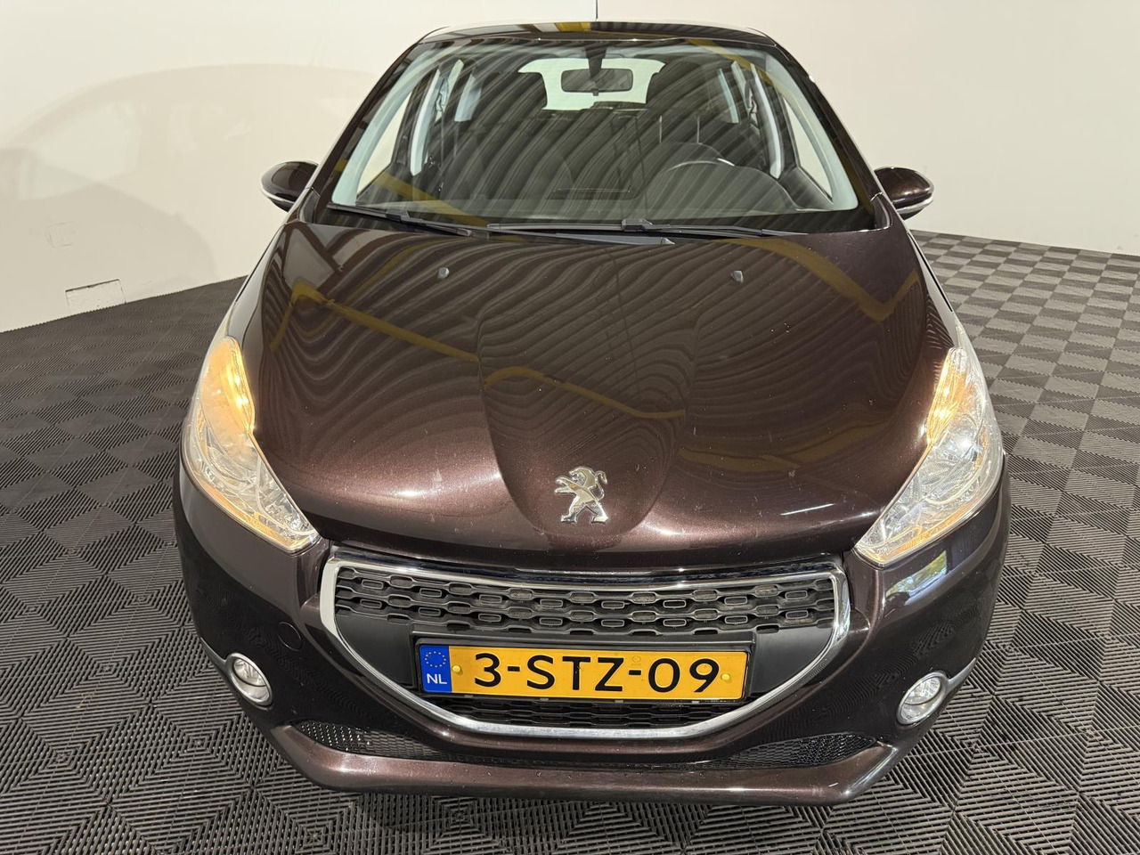 Peugeot | 208 | 1.2 VTi Urban Soul | 2014 | 200.317 km | 3STZ09 | Logisch - هاتشباك: صورة 2 Peugeot | 208 | 1.2 VTi Urban Soul | 2014 | 200.317 km | 3STZ09 | Logisch - هاتشباك: صورة 2