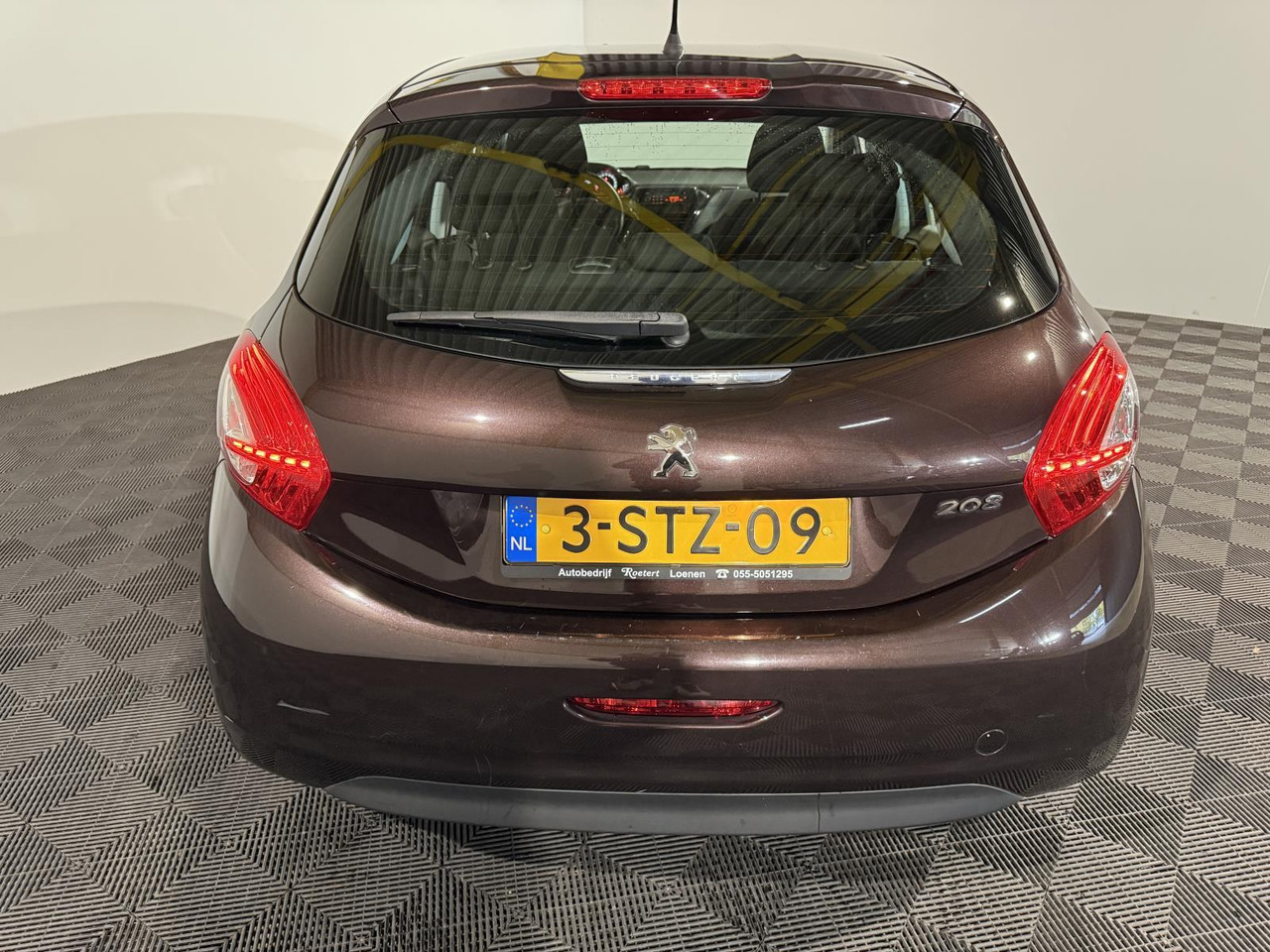 Peugeot | 208 | 1.2 VTi Urban Soul | 2014 | 200.317 km | 3STZ09 | Logisch - هاتشباك: صورة 4 Peugeot | 208 | 1.2 VTi Urban Soul | 2014 | 200.317 km | 3STZ09 | Logisch - هاتشباك: صورة 4