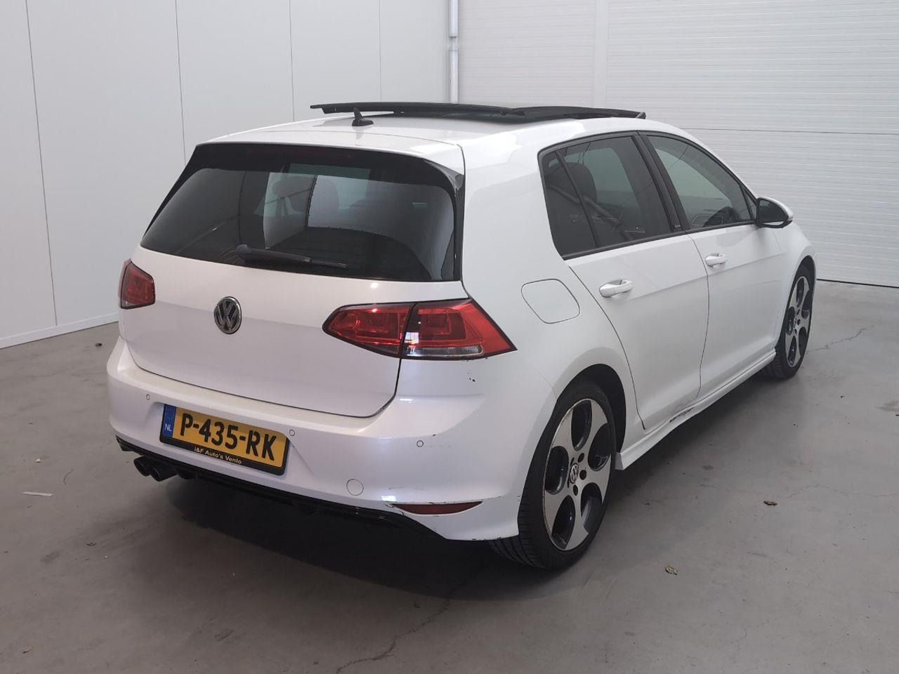 Volkswagen Golf 1.4 TSI Connected Series | 2017 | 114.917 km | Automaat | P435RK | NAP: Geen oordeel - هاتشباك: صورة 4 Volkswagen Golf 1.4 TSI Connected Series | 2017 | 114.917 km | Automaat | P435RK | NAP: Geen oordeel - هاتشباك: صورة 4