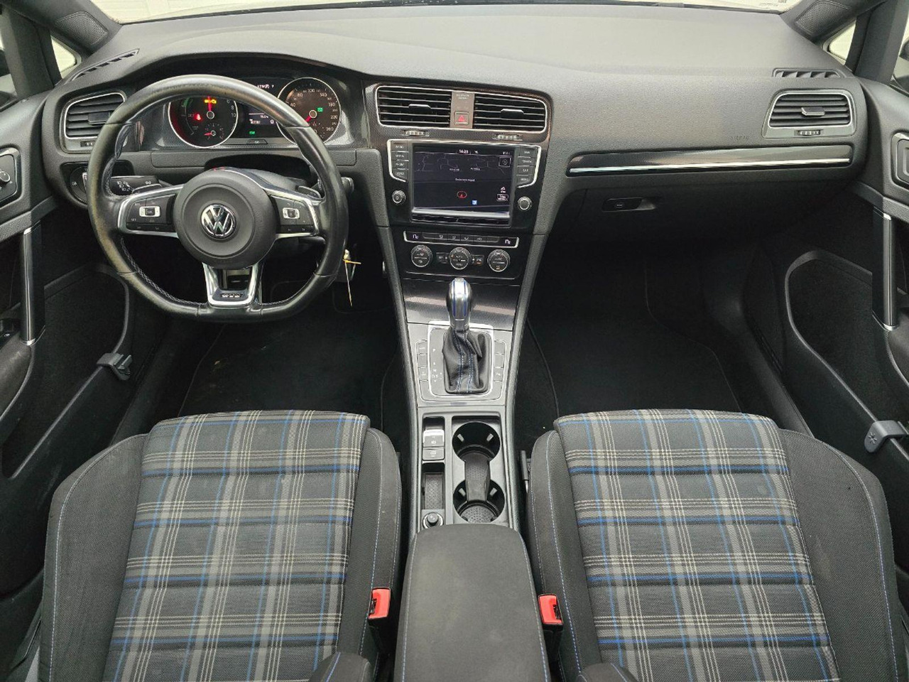 Volkswagen Golf 1.4 TSI GTE | 2015 | 187.781 km | Automaat | JJ103S | NAP: Geen oordeel - هاتشباك: صورة 5 Volkswagen Golf 1.4 TSI GTE | 2015 | 187.781 km | Automaat | JJ103S | NAP: Geen oordeel - هاتشباك: صورة 5