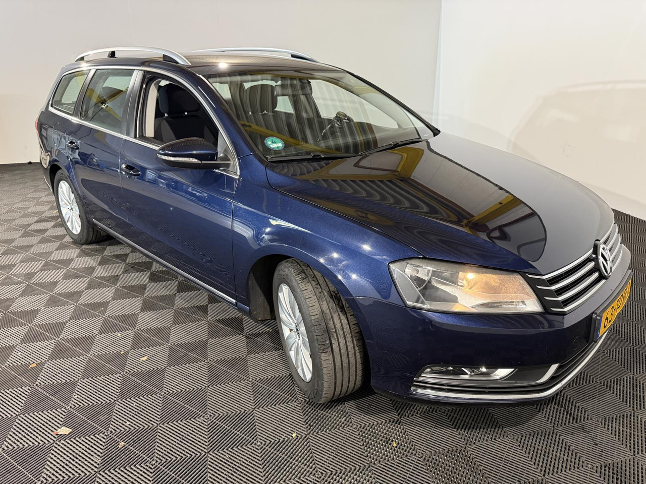 Volkswagen | Passat Variant | 1.4 TSI Comfortline BlueMotion | 2012 | 223.524 km | 63TDP7 | Logisch - سيارة: صورة 5 Volkswagen | Passat Variant | 1.4 TSI Comfortline BlueMotion | 2012 | 223.524 km | 63TDP7 | Logisch - سيارة: صورة 5