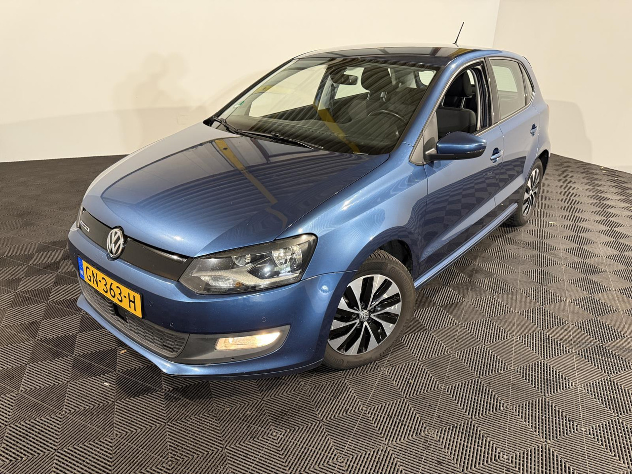 Volkswagen | Polo | 1.0 BlueMotion Edition | 2015 | 255.096 km | GN363H | Logisch - هاتشباك: صورة 1 Volkswagen | Polo | 1.0 BlueMotion Edition | 2015 | 255.096 km | GN363H | Logisch - هاتشباك: صورة 1