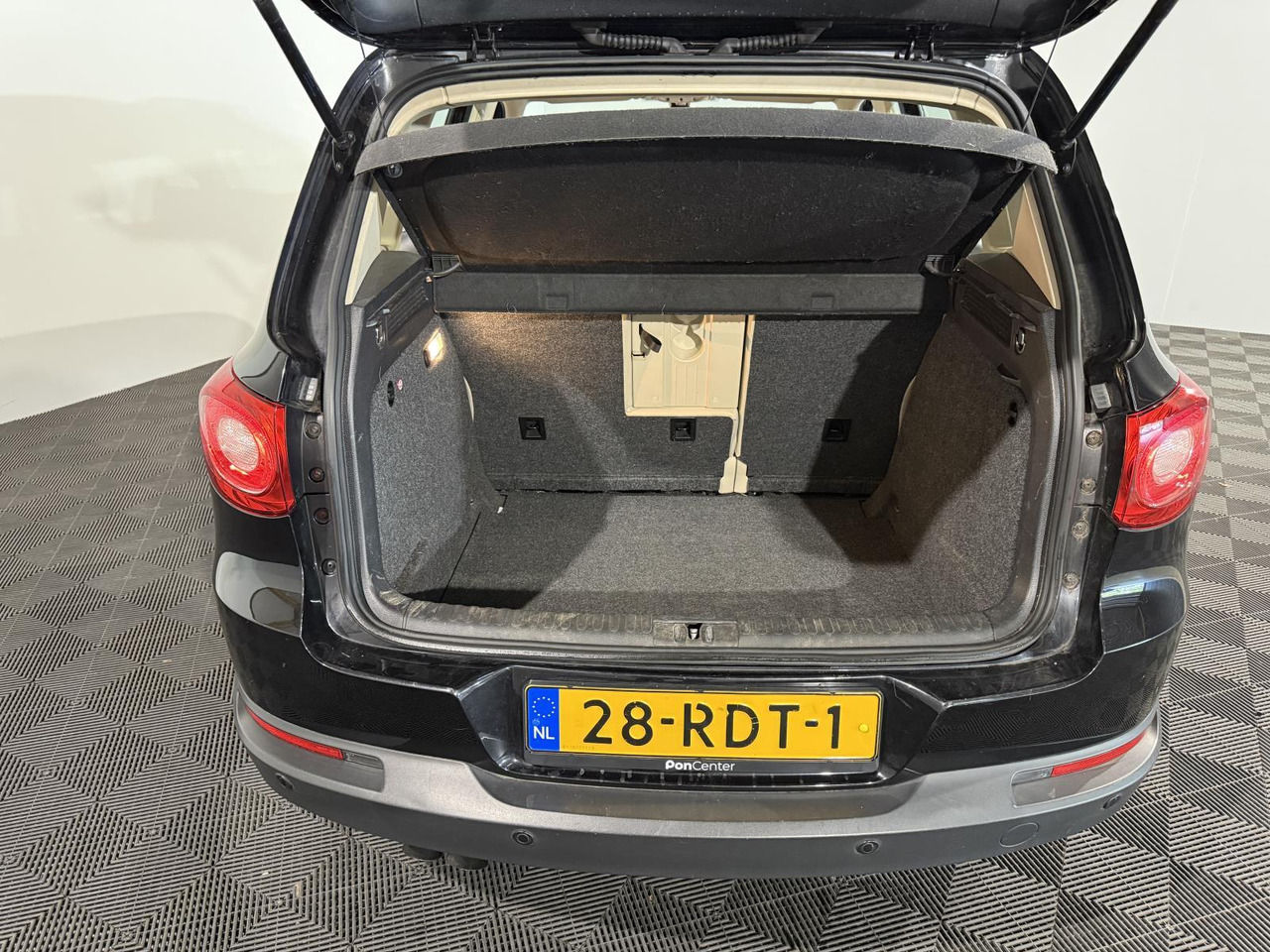 Volkswagen | Tiguan | 1.4 TSI Comfort&Design | 2011 | 236.671 km | 28RDT1 | Logisch - سيارة دفع رباعي: صورة 3 Volkswagen | Tiguan | 1.4 TSI Comfort&Design | 2011 | 236.671 km | 28RDT1 | Logisch - سيارة دفع رباعي: صورة 3