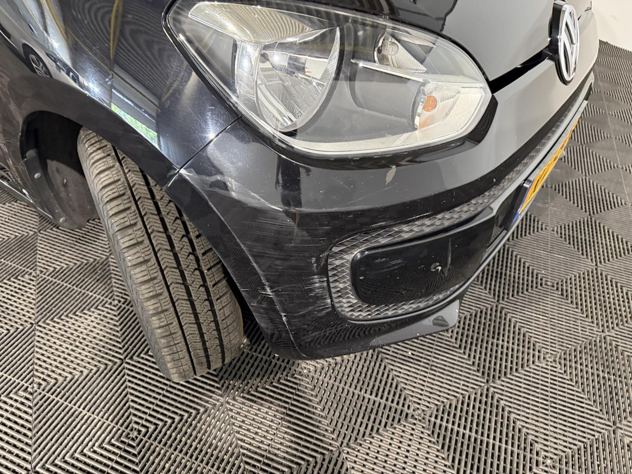 Volkswagen Up 1.0 Move up! BlueMotion | 2015 | 169.625 km | KV-984-T - هاتشباك: صورة 5 Volkswagen Up 1.0 Move up! BlueMotion | 2015 | 169.625 km | KV-984-T - هاتشباك: صورة 5