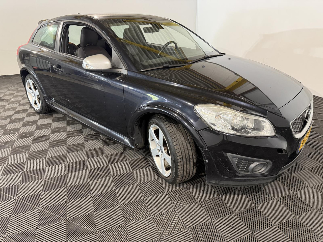 Volvo C30 1.6 R-Edition | 2010 | 284.821 km | 41-LXP-2 - هاتشباك: صورة 3 Volvo C30 1.6 R-Edition | 2010 | 284.821 km | 41-LXP-2 - هاتشباك: صورة 3