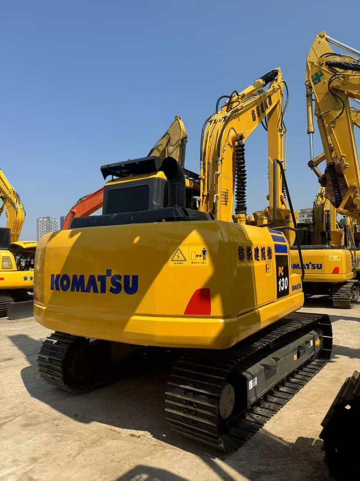 KOMATSU PC130-7 - حفار زاحف: صورة 2 KOMATSU PC130-7 - حفار زاحف: صورة 2