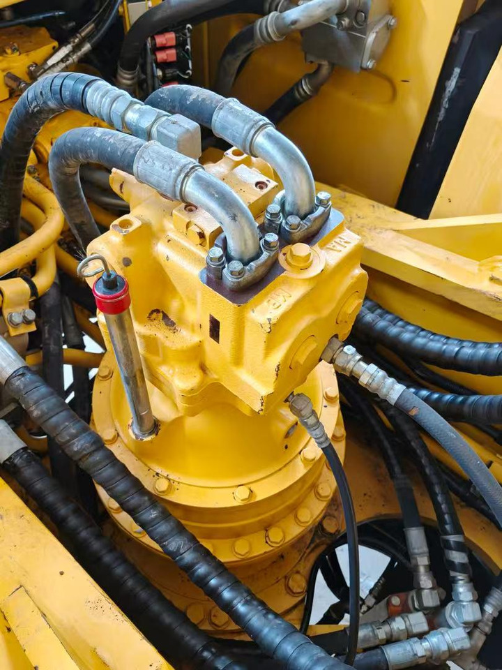 حفار زاحف KOMATSU PC400: صورة 8