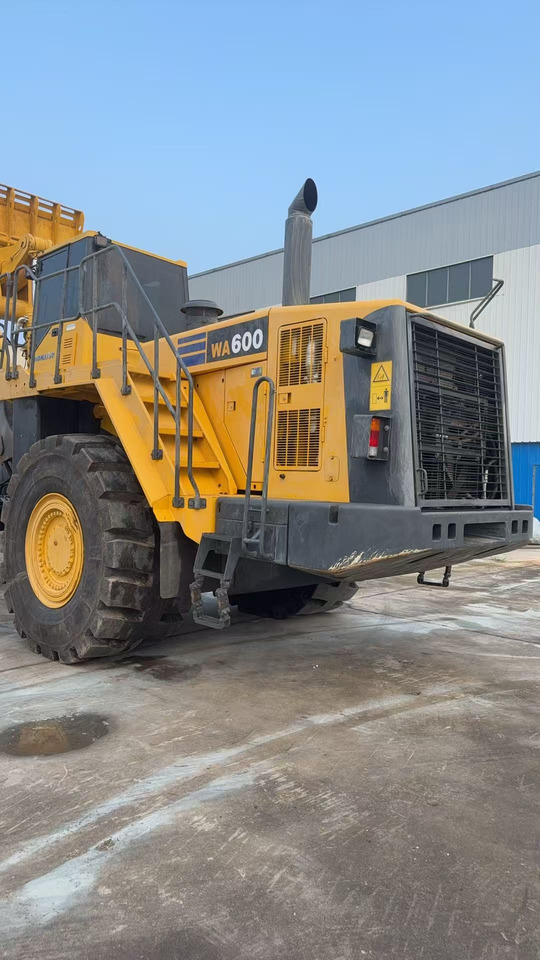 KOMATSU WA600 - أدوات ومعدات: صورة 1 KOMATSU WA600 - أدوات ومعدات: صورة 1