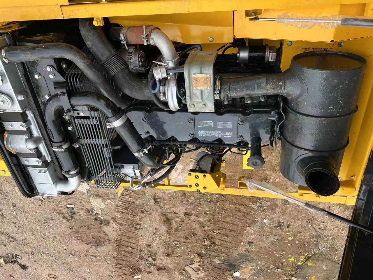 Komatsu PC200-7 - حفار زاحف: صورة 4 Komatsu PC200-7 - حفار زاحف: صورة 4