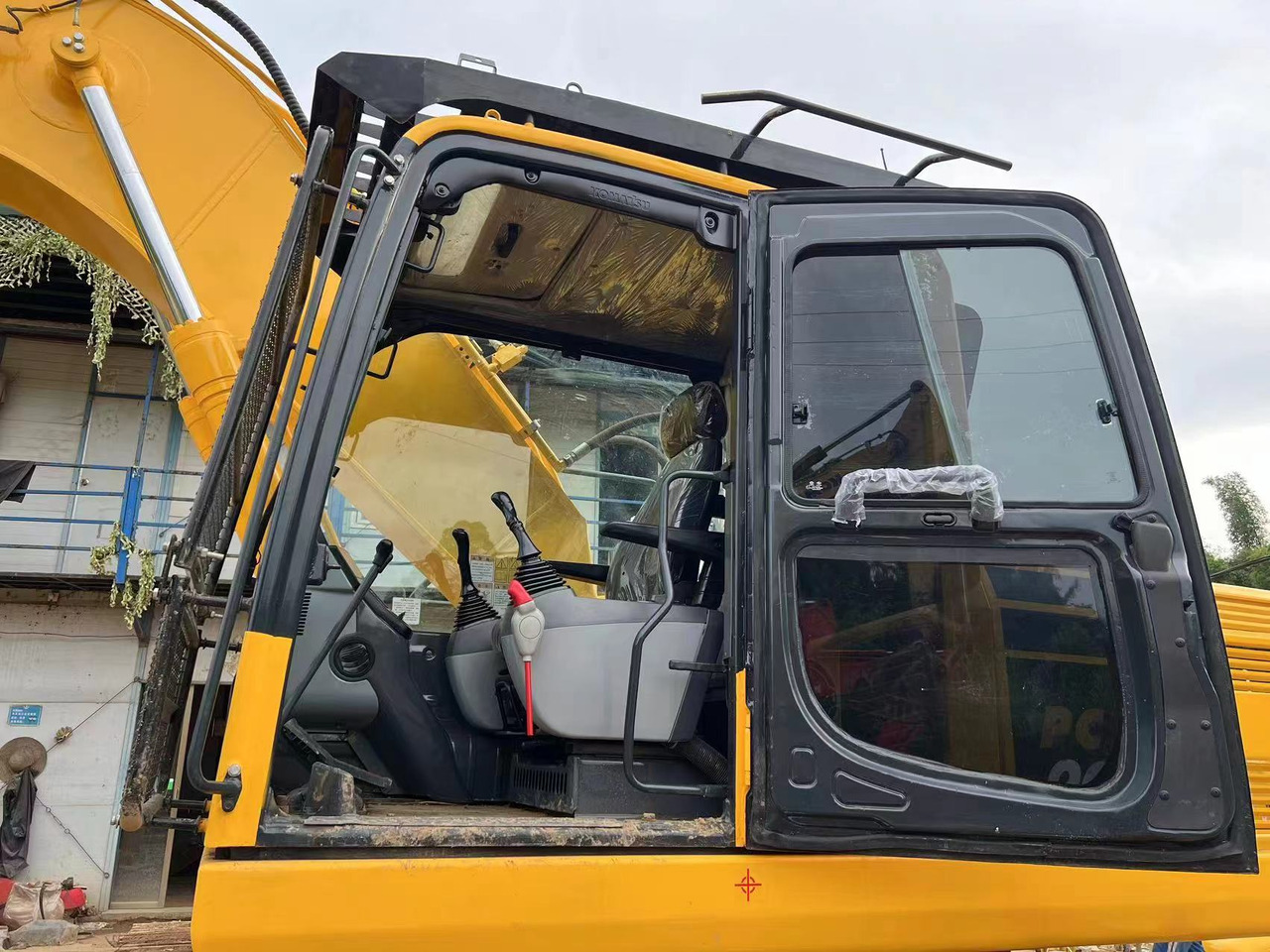 Komatsu PC200-7 - حفار زاحف: صورة 3 Komatsu PC200-7 - حفار زاحف: صورة 3