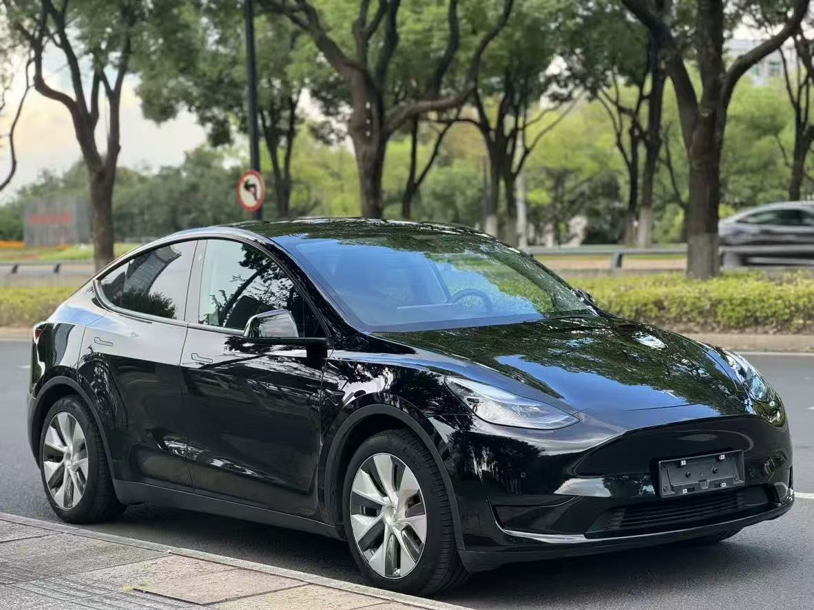 TESLA MODEL Y - سيارة: صورة 3 TESLA MODEL Y - سيارة: صورة 3