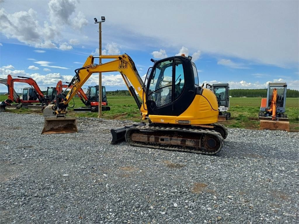 JCB 8080 Engconin pyörittäjällä - حفار صغير: صورة 3 JCB 8080 Engconin pyörittäjällä - حفار صغير: صورة 3