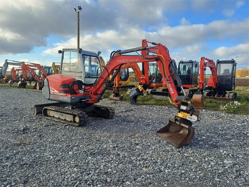 Neuson 3602RD Engcon pyörittäjällä - حفار صغير: صورة 4 Neuson 3602RD Engcon pyörittäjällä - حفار صغير: صورة 4