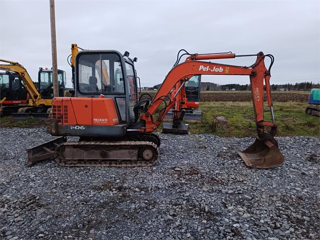 Pel-Job EB406 rautateloilla. Kolme kauhaa - حفار صغير: صورة 4 Pel-Job EB406 rautateloilla. Kolme kauhaa - حفار صغير: صورة 4