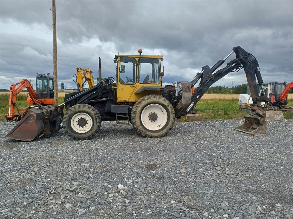 Valmet Valtra 8000 kallistuva luiskakauha - لودر ذو محراث خلفي/ باكهو: صورة 2 Valmet Valtra 8000 kallistuva luiskakauha - لودر ذو محراث خلفي/ باكهو: صورة 2