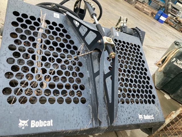 EPIERREUR LANDSCAPE LR 5 B POUR BOB CAT 230 - ملحق - آلات الإنشاء: صورة 3 EPIERREUR LANDSCAPE LR 5 B POUR BOB CAT 230 - ملحق - آلات الإنشاء: صورة 3