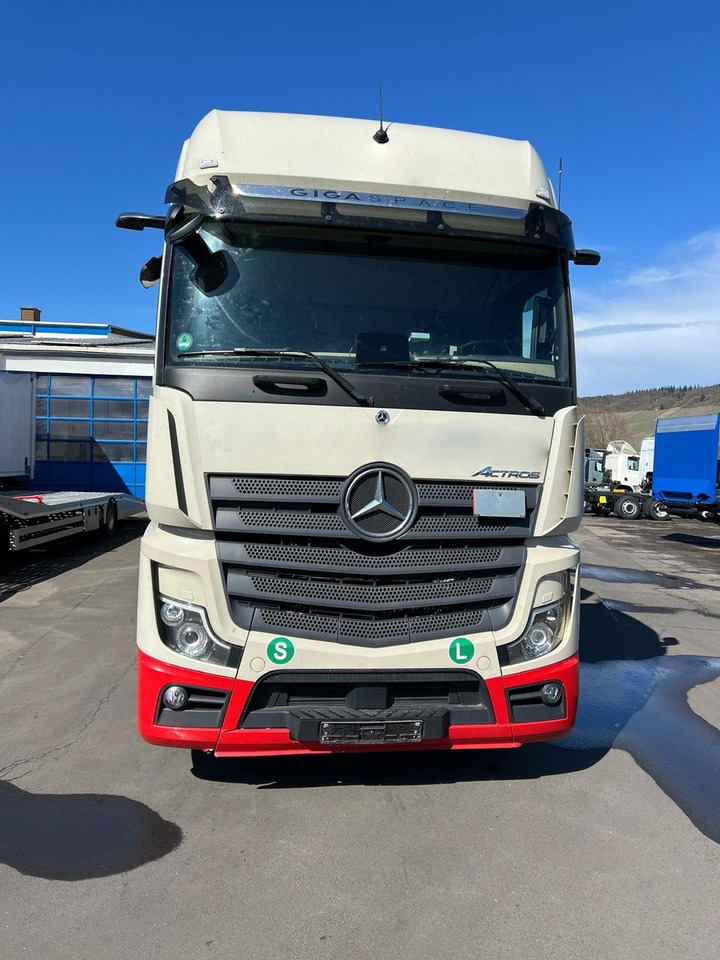 Mercedes-Benz Actros 1848 LS/GIGA/MirrorCam/Retarder/2instock - مقطورة السحب: صورة 3 Mercedes-Benz Actros 1848 LS/GIGA/MirrorCam/Retarder/2instock - مقطورة السحب: صورة 3