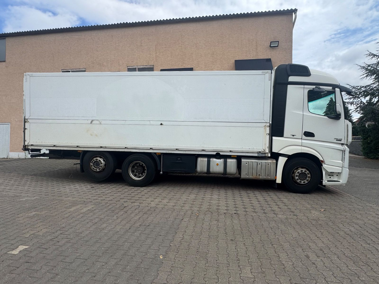 Mercedes-Benz Actros2545/Lift-Lenk/Mitnahmestp/Retarder - شاحنة صندوقية: صورة 2 Mercedes-Benz Actros2545/Lift-Lenk/Mitnahmestp/Retarder - شاحنة صندوقية: صورة 2