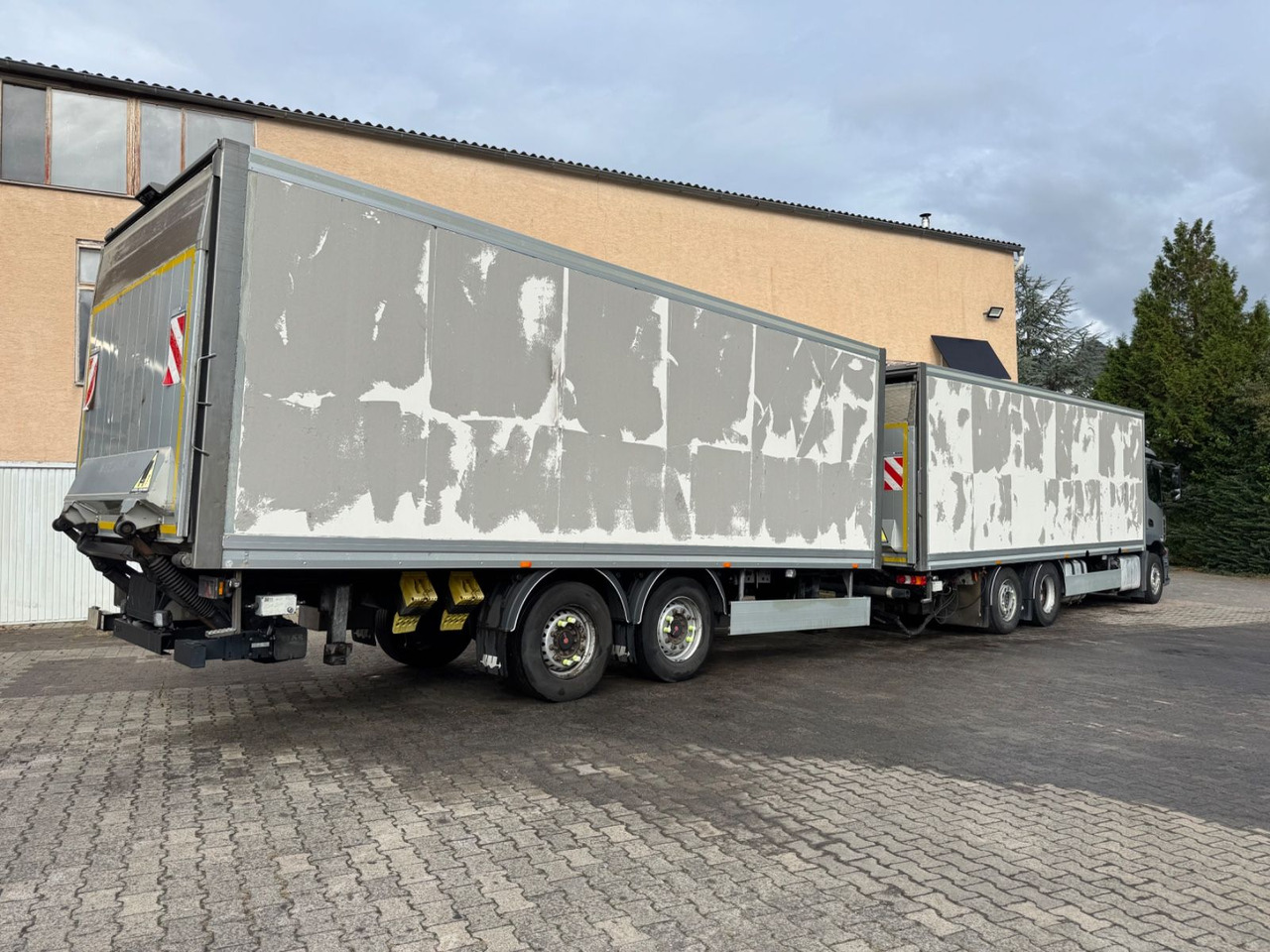 Mercedes-Benz Antos 2540/2xLBW/Kühlung-Defekt/5instock - شاحنة ذات مبرد: صورة 3 Mercedes-Benz Antos 2540/2xLBW/Kühlung-Defekt/5instock - شاحنة ذات مبرد: صورة 3