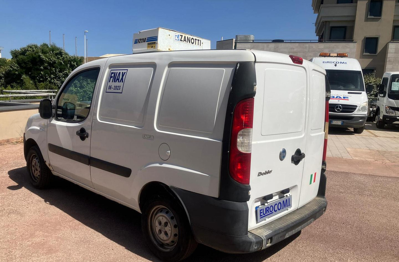DOBLO' CON COIBENTAZIONE E GRUPPO FRIGO - شاحنة توصيل مبردة: صورة 2 DOBLO' CON COIBENTAZIONE E GRUPPO FRIGO - شاحنة توصيل مبردة: صورة 2