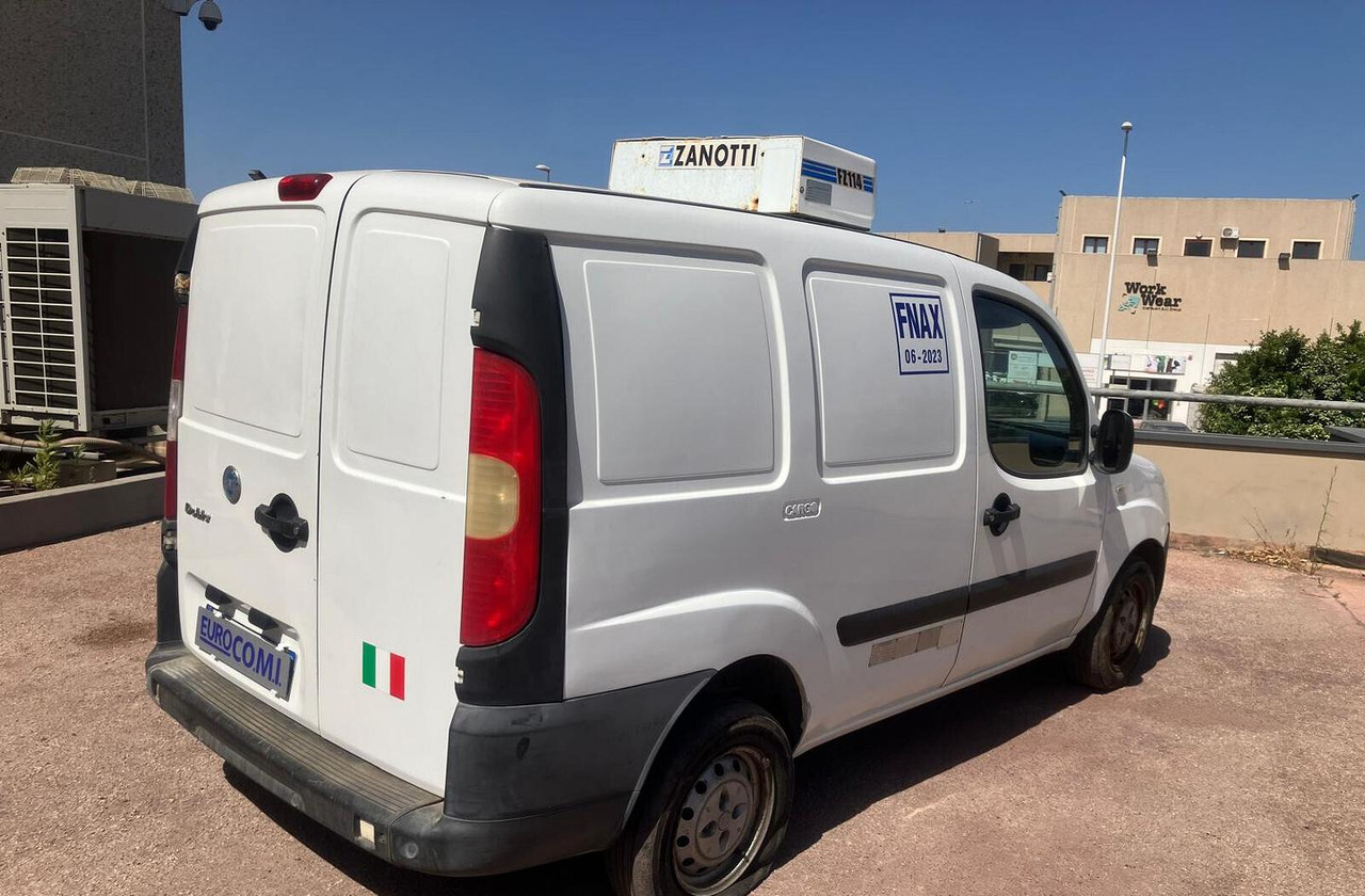 DOBLO' CON COIBENTAZIONE E GRUPPO FRIGO - شاحنة توصيل مبردة: صورة 5 DOBLO' CON COIBENTAZIONE E GRUPPO FRIGO - شاحنة توصيل مبردة: صورة 5
