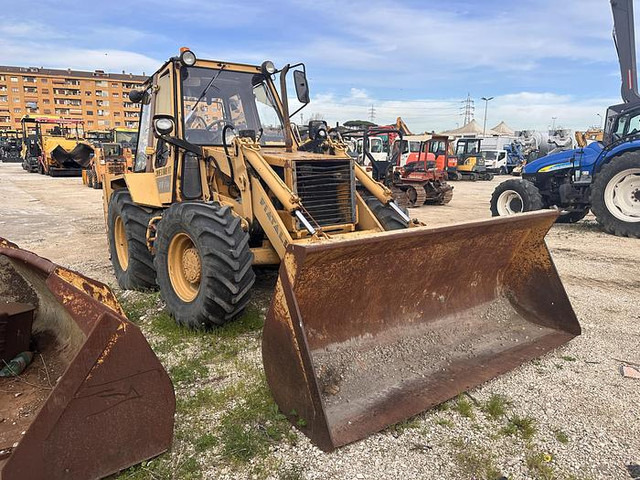 Fiat ALLIS BH4.5 - لودر ذو محراث خلفي/ باكهو: صورة 2 Fiat ALLIS BH4.5 - لودر ذو محراث خلفي/ باكهو: صورة 2