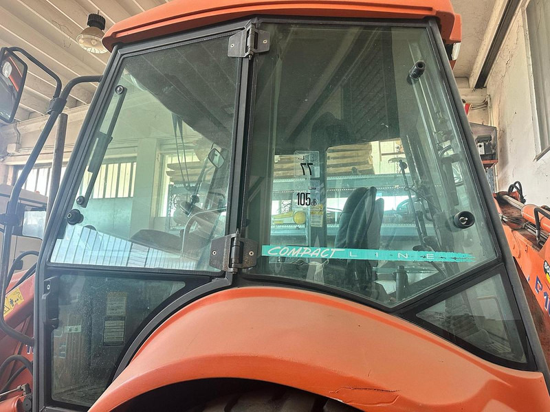 Fiat KOBELCO FB100.2 - لودر ذو محراث خلفي/ باكهو: صورة 4 Fiat KOBELCO FB100.2 - لودر ذو محراث خلفي/ باكهو: صورة 4