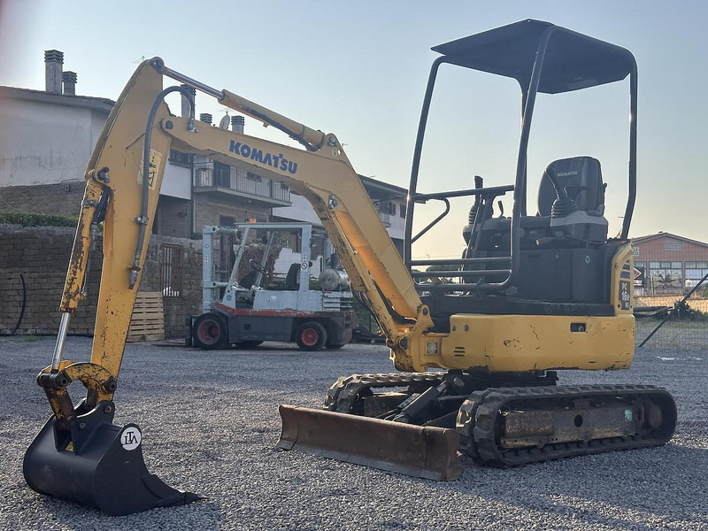Komatsu PC16R-3HS - حفار صغير: صورة 2 Komatsu PC16R-3HS - حفار صغير: صورة 2